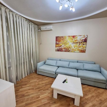 Stefan Cel Mare Apartment With 2 Rooms In The Heart Of Κισινάου Εξωτερικό φωτογραφία