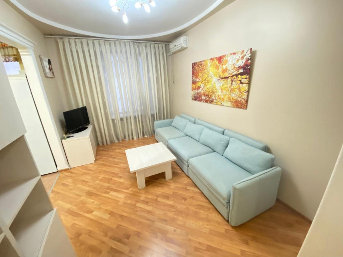 Stefan Cel Mare Apartment With 2 Rooms In The Heart Of Κισινάου Εξωτερικό φωτογραφία