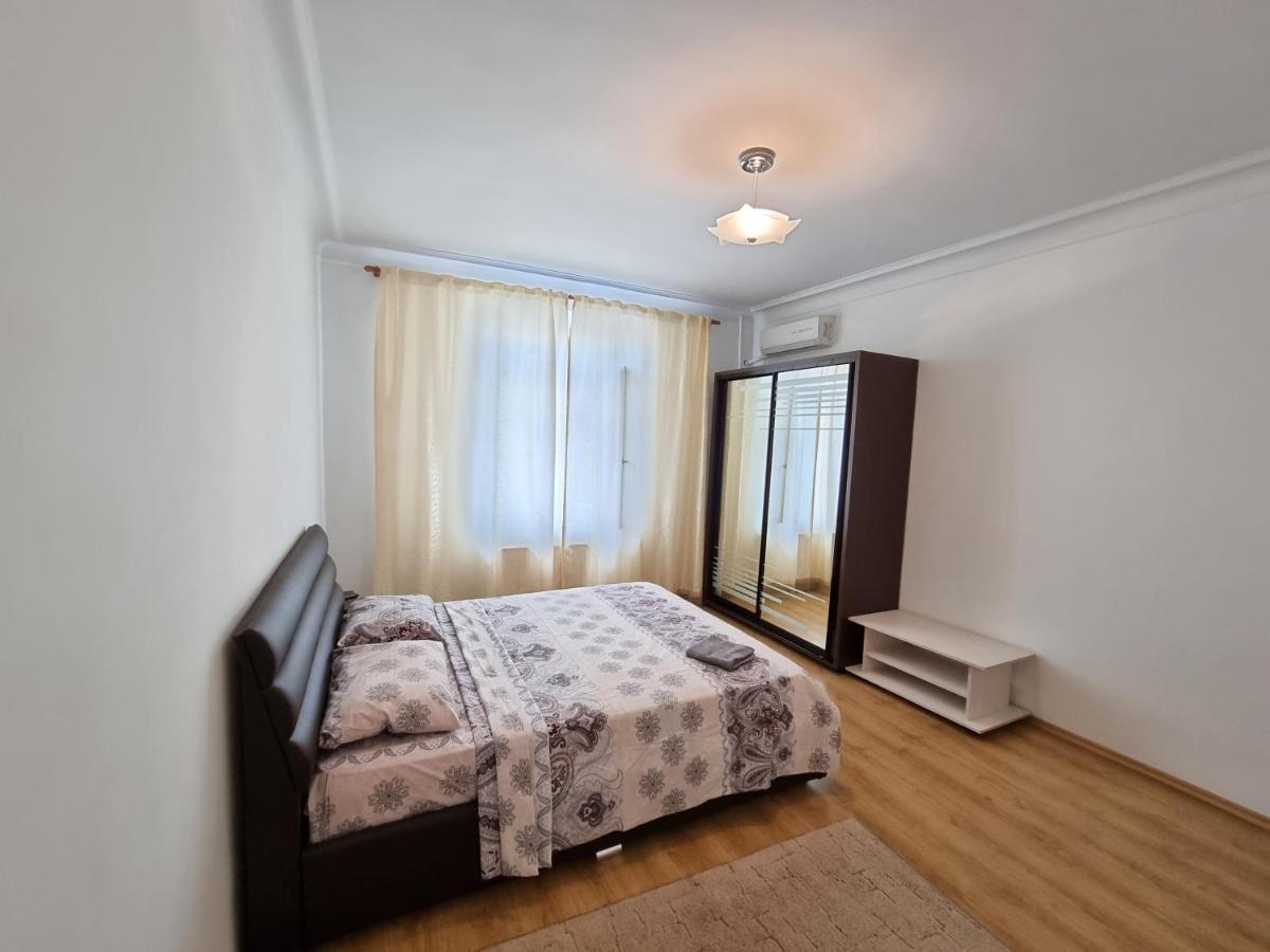 Stefan Cel Mare Apartment With 2 Rooms In The Heart Of Κισινάου Εξωτερικό φωτογραφία