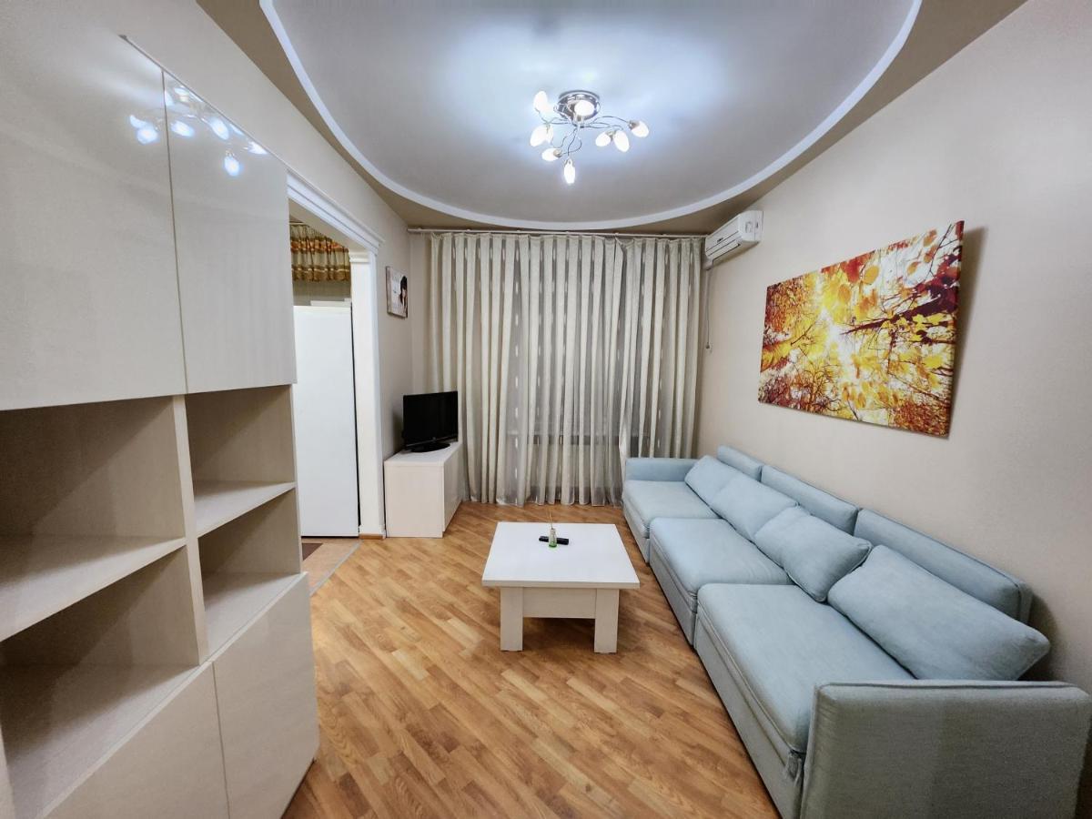 Stefan Cel Mare Apartment With 2 Rooms In The Heart Of Κισινάου Εξωτερικό φωτογραφία