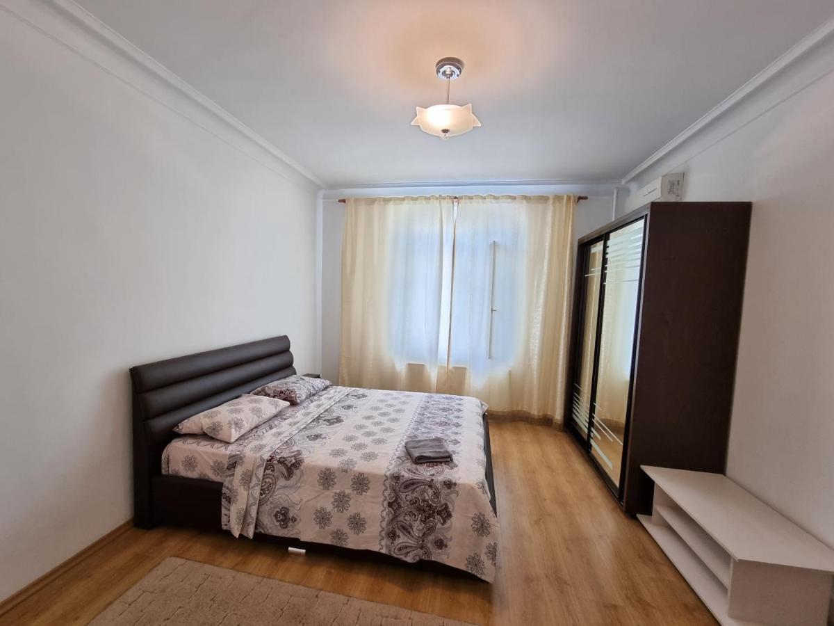 Stefan Cel Mare Apartment With 2 Rooms In The Heart Of Κισινάου Εξωτερικό φωτογραφία