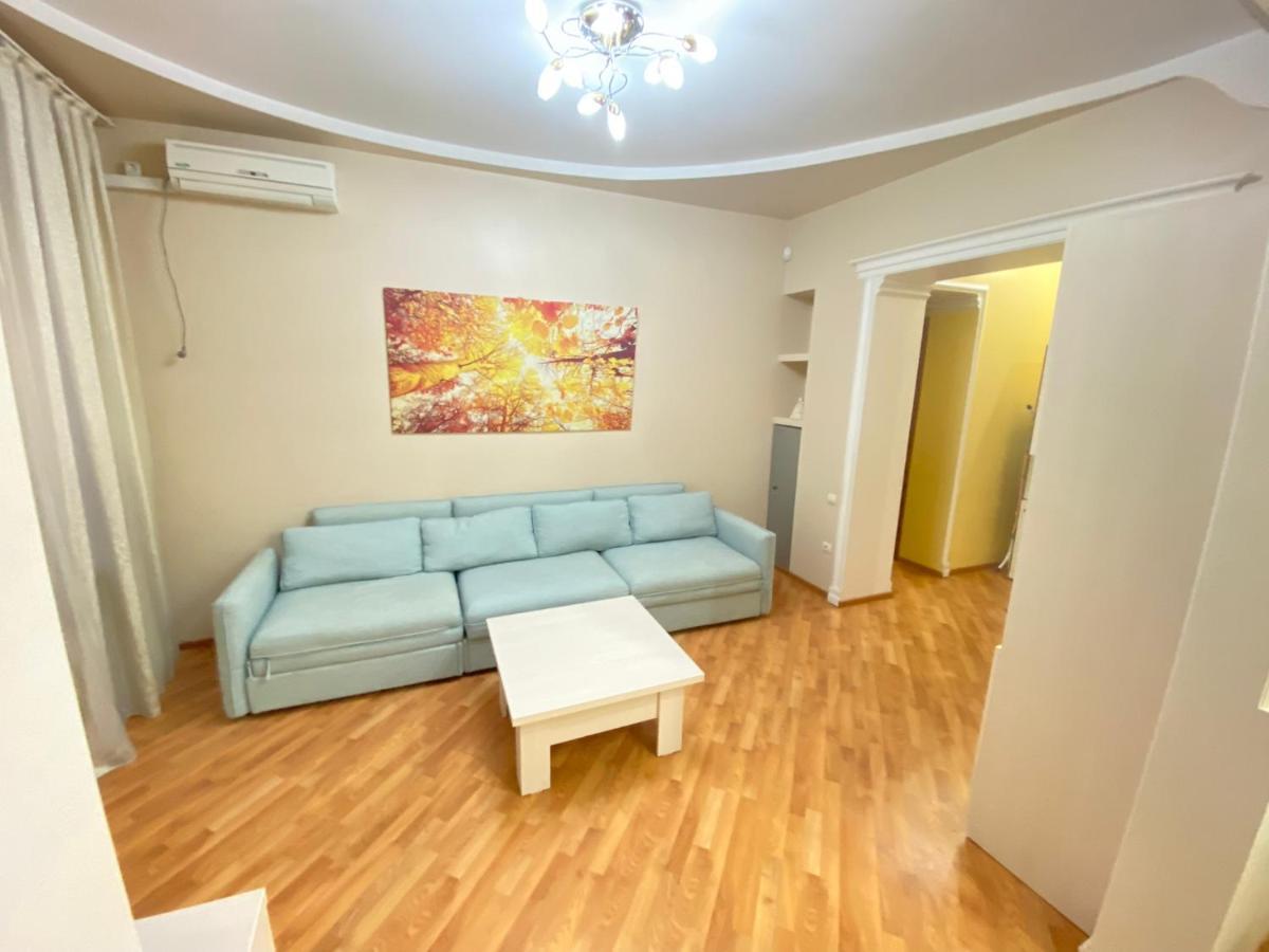 Stefan Cel Mare Apartment With 2 Rooms In The Heart Of Κισινάου Εξωτερικό φωτογραφία