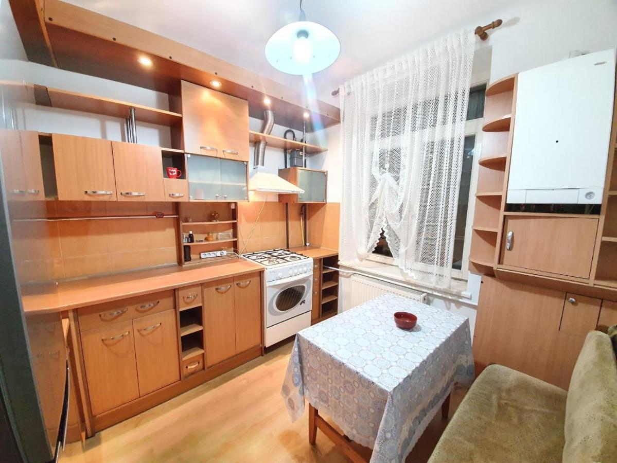 Stefan Cel Mare Apartment With 2 Rooms In The Heart Of Κισινάου Εξωτερικό φωτογραφία